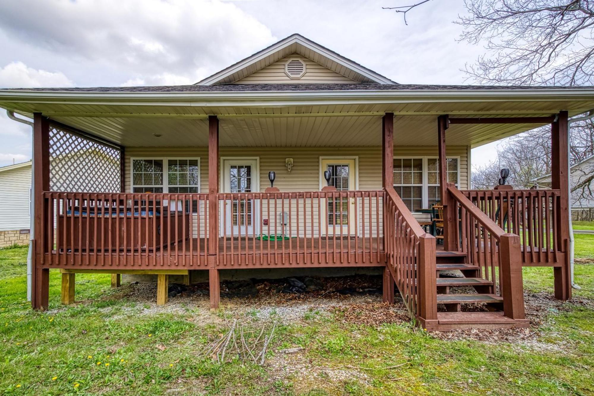 Lee'S Creekside Villa Pigeon Forge Exterior photo